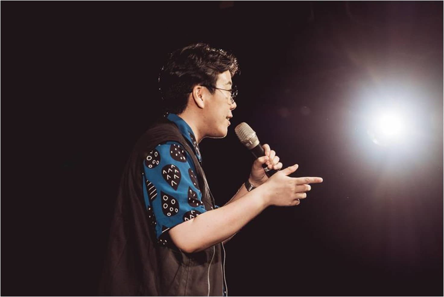 單口喜劇演員「酸酸」:喜劇,就是在不斷失敗中長出來的